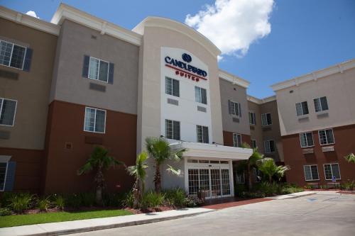 Фотография гостиницы Candlewood Suites Alexandria, an IHG Hotel