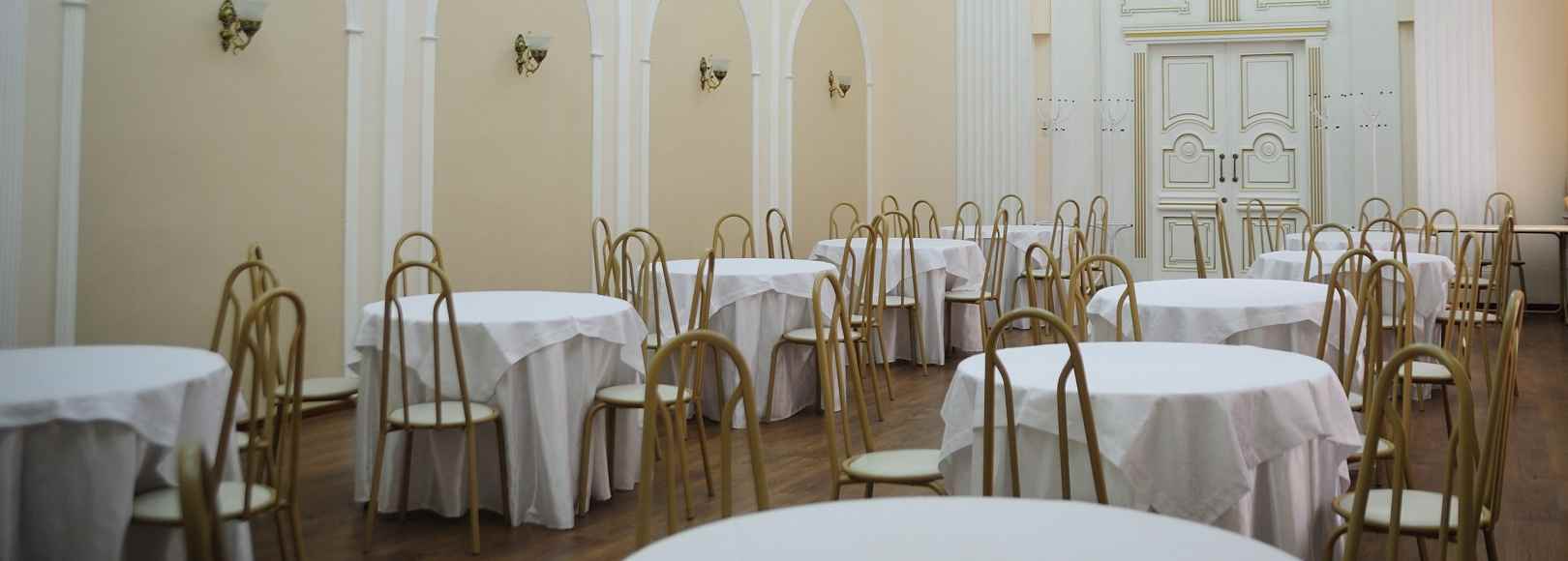 Фотография банкетного зала Зал торжеств малых форм Дома офицеров Южного военного округа