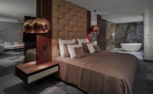 Фотография гостиницы Theatre Hotel