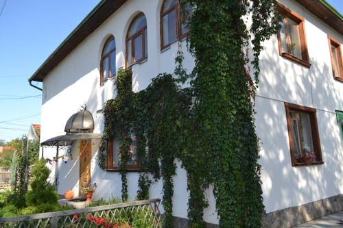 Фотографии мини отеля
Оазис