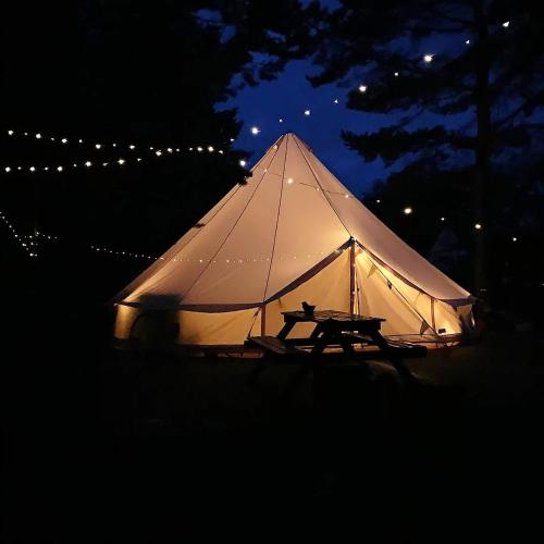 Фотография базы отдыха Глэмпинг Vezzika