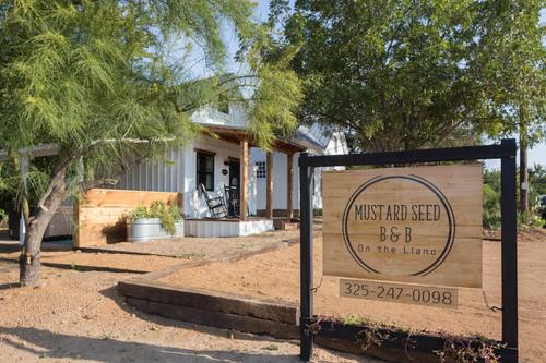 Фотография мини отеля Mustard Seed B&B on the Llano