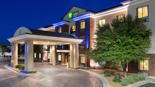 Фотография гостиницы Holiday Inn Express & Suites Midland Loop 250, an IHG Hotel