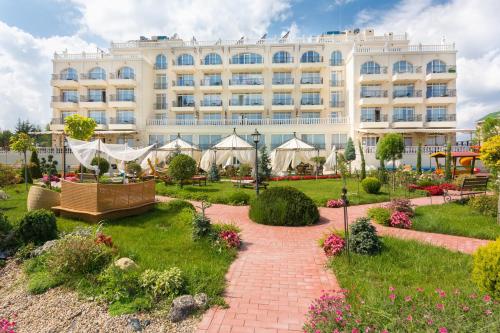 Фотография гостиницы Therma Palace - Mineral Pool & Luxury Restaurant