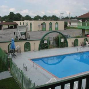 Фотографии мотеля
Canterbury Inn & Suites