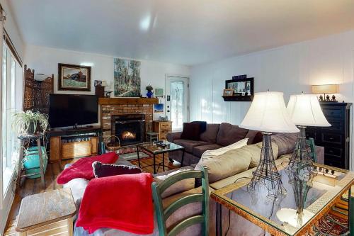 Фотография гостевого дома Sun Chateau TreeTops Getaway