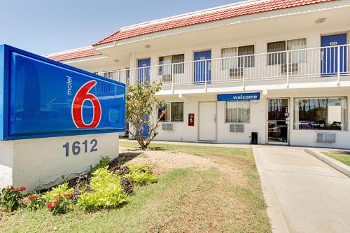 Фотография гостиницы Motel 6-Tempe, AZ - Scottsdale South