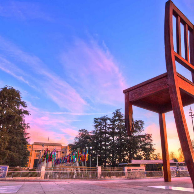 Фотография памятника Памятник стулу