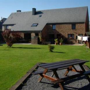 Фотографии гостевого дома
Cozy Cottage in Lessive with Private Terrace