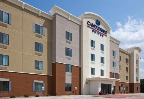 Фотография гостиницы Candlewood Suites Longmont, an IHG Hotel
