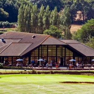 Фотографии гостиницы 
            Weald of Kent Golf Course and Hotel