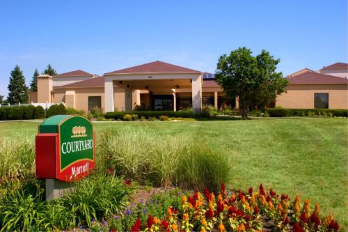 Фотография гостиницы Courtyard Chicago Deerfield