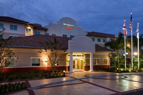 Фотография гостиницы Residence Inn by Marriott Fort Myers at I-75 and Gulf Coast Town Center