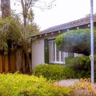 Фотографии гостиницы
Carmel Resort Inn