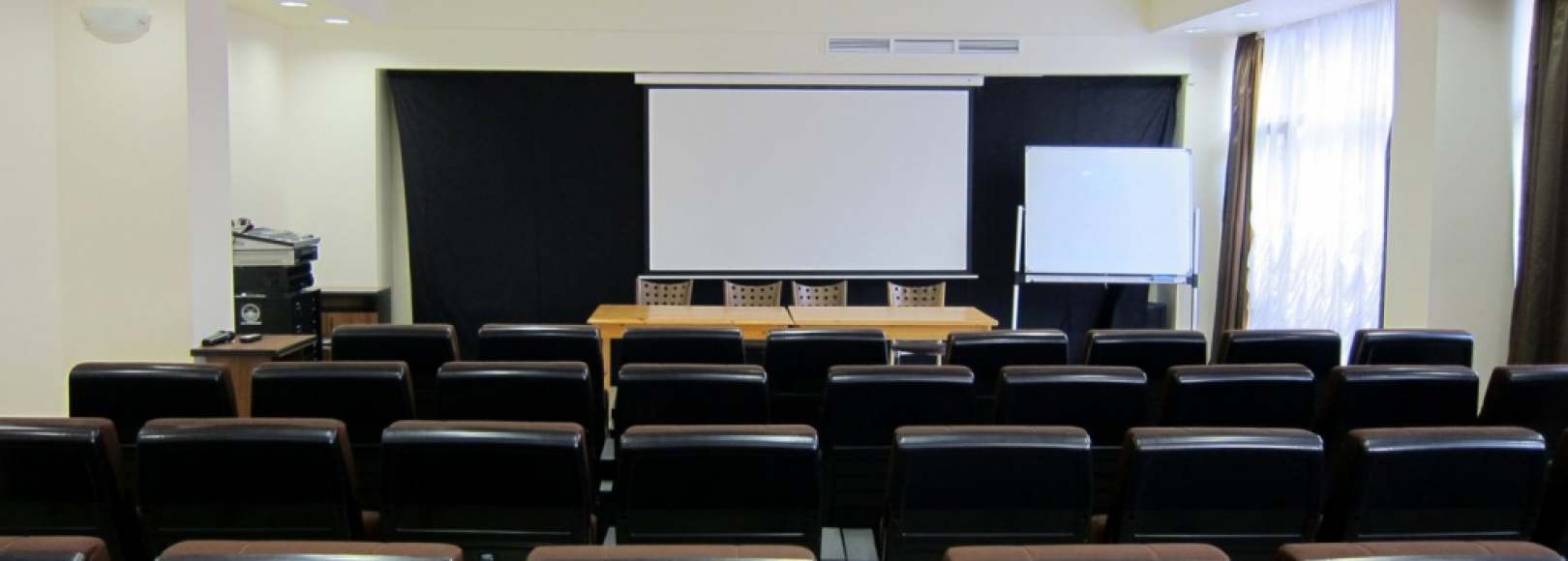 Фотография конференц-зала Де Ла Мапа