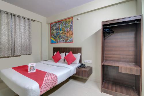 Фотография гостиницы OYO 11916 Varcity Plaza