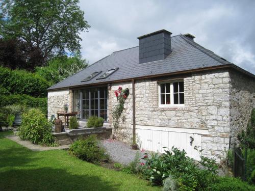 Фотография гостевого дома Stylish Cottage with Fireplace in Dinant Belgium