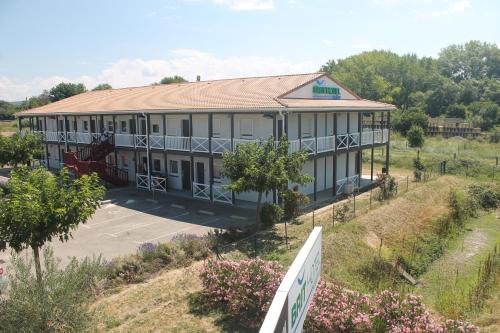 Фотография гостиницы Brit Hotel Confort Manosque Cadarache