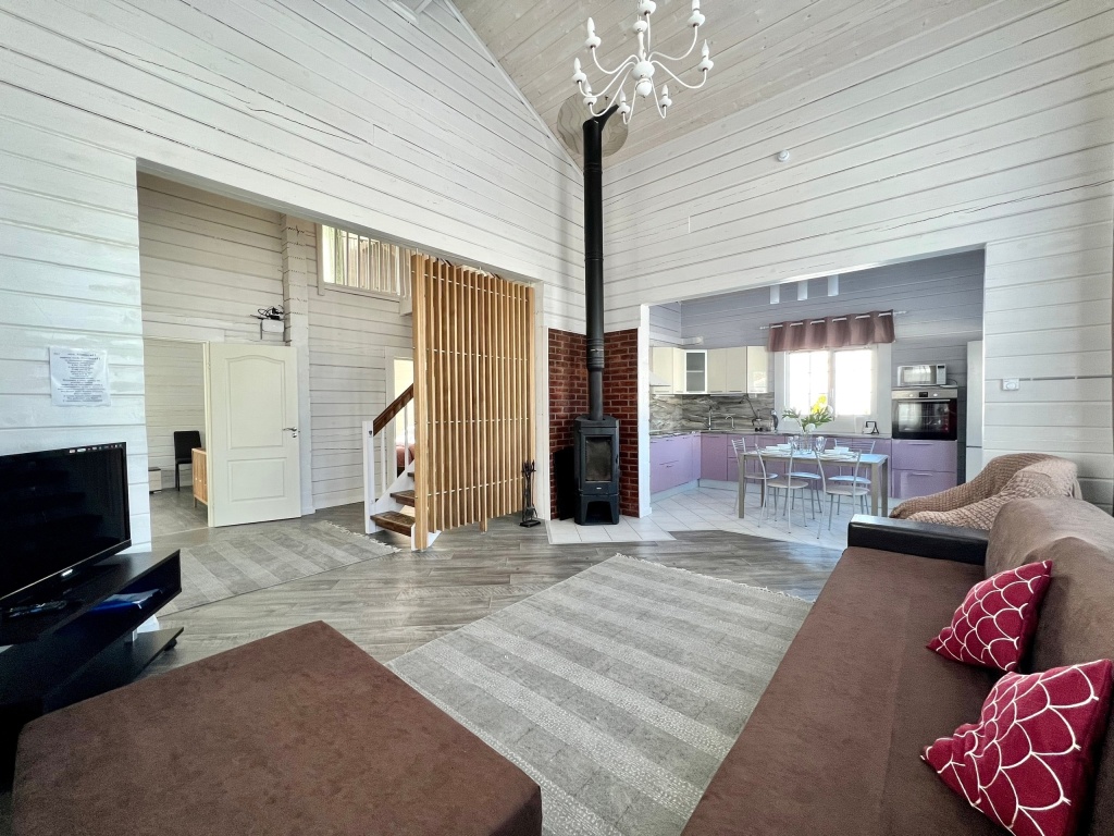 Фотография Коттеджа Частный Дом Озеро Лунное 1