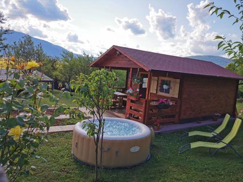Фотография гостевого дома Cottage La Sierra with JACUZZI