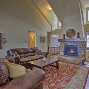 Фотография гостевого дома Deluxe Granby Ranch Hillside Home Private Hot Tub