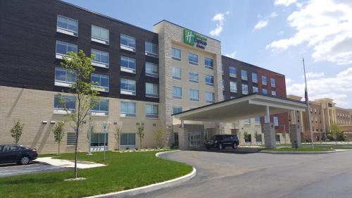 Фотография гостиницы Holiday Inn Express & Suites Toledo West, an IHG Hotel