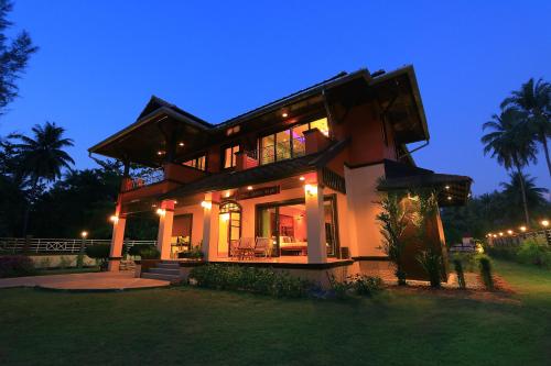 Фотография гостевого дома Coral Beach Pool Villa Khao Lak - SHA Extra Plus