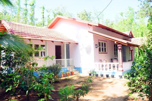 Фотографии гостевого дома
The Pinto Cottage