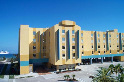 Фотография гостиницы Cocoa Beach Suites Hotel