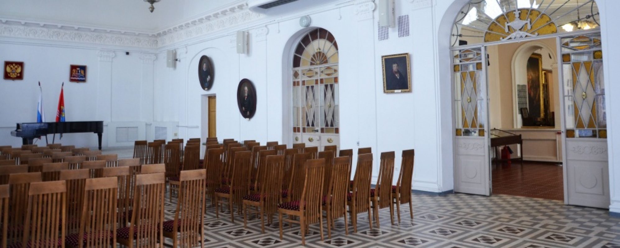 Фотографии конференц-зала Белый зал Музея промышленности и искусства