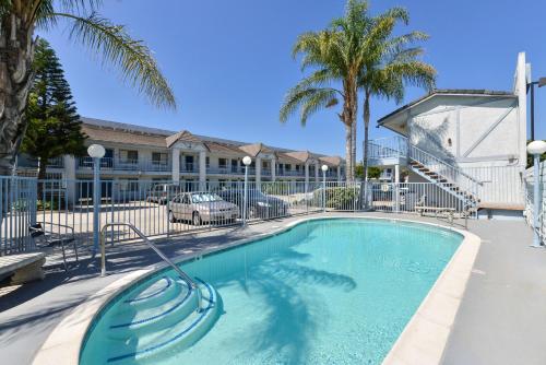 Фотография гостиницы Americas Best Value Inn and Suites Ontario Airport