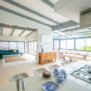 Фотографии гостевого дома
Hout & About Guest House