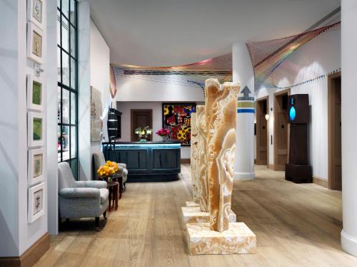 Фотография гостиницы The Whitby Hotel