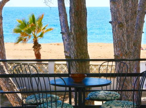 Фотография гостевого дома La Torre - Villa Rosamar Beach