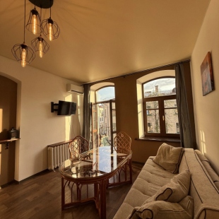 Фотография квартиры Квартира Атмосферная в центре с балконом