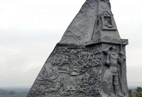 Фотография памятника Памятный знак Основателям города Тары