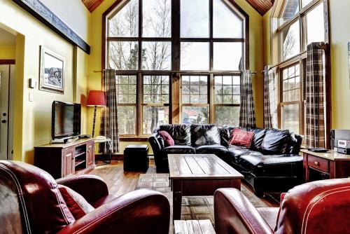 Фотография гостевого дома Chalet 9001 Chemin des Alpages by Les Chalets Alpins