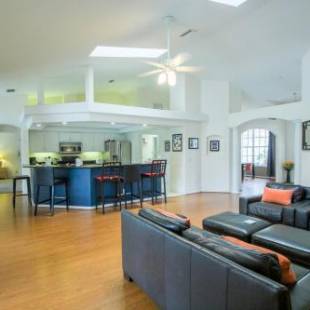 Фотографии гостевого дома
Spacious modern pool home, Family & Golf trips - 4727 home