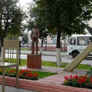 Фотография памятника Памятник Молотку