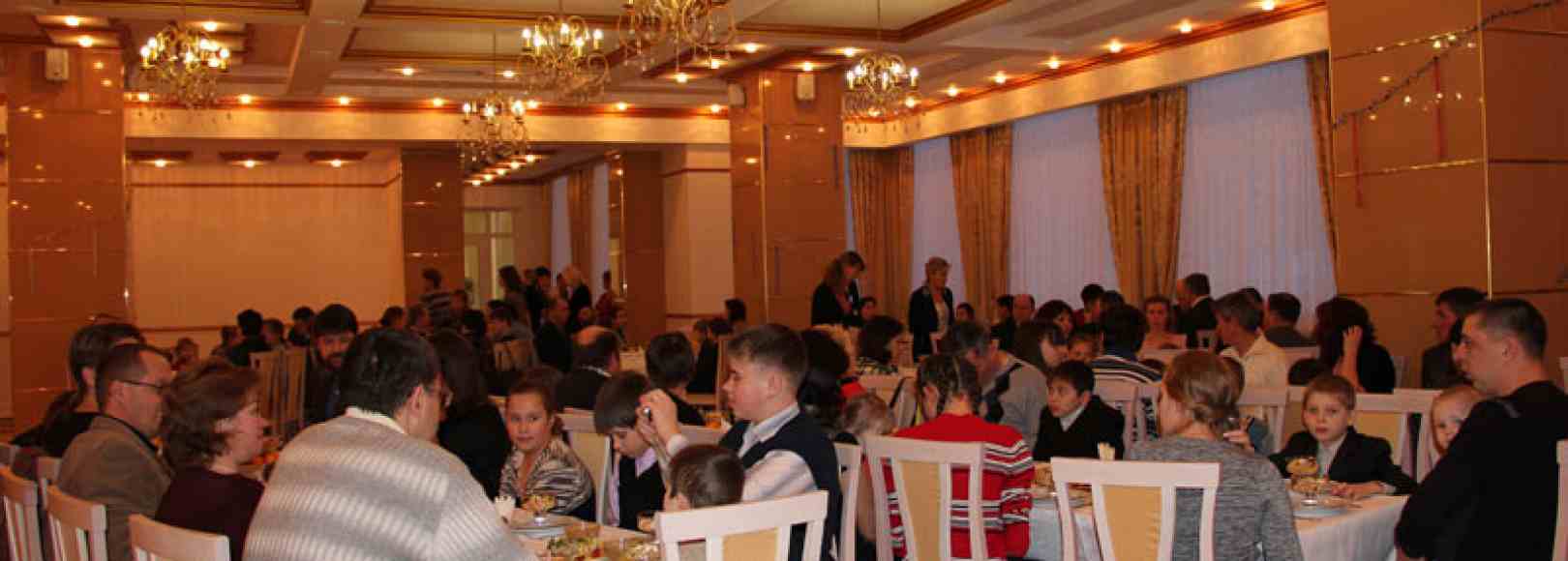 Фотография банкетного зала Большой зал Комбината питания ЭГЗ-ЗДОРОВЬЕ