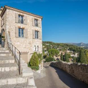 Фотографии гостевого дома
La Pourtoune