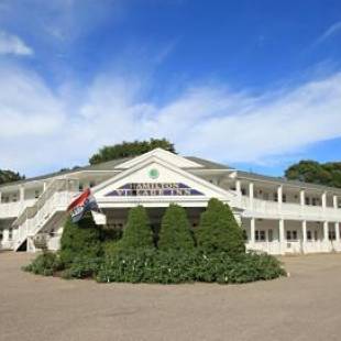 Фотографии гостиницы
Hamilton Village Inn