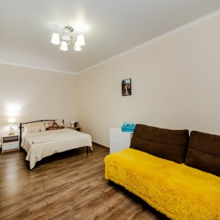 Фотография квартиры Апартаменты Посуточно на российской