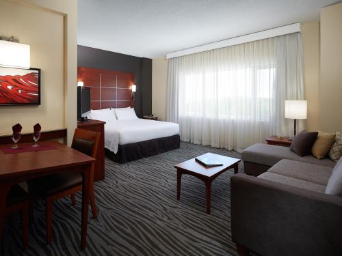 Фотография гостиницы Residence Inn by Marriott Montreal Airport