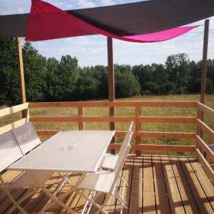 Фотографии кемпинга
Roulotte de la basse biguerie proche zoo de la flèche