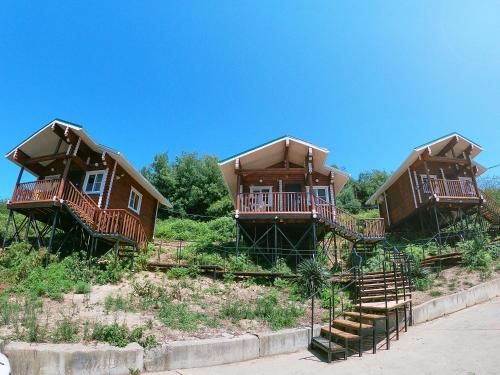 Фотография базы отдыха Озеро Ачигварское