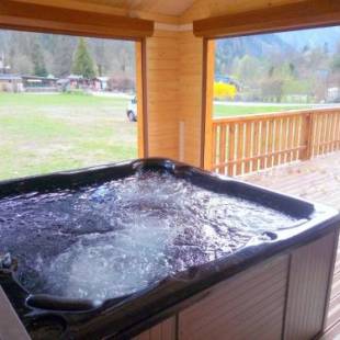 Фотографии гостевого дома
Chalet de 5 chambres a Venosc a 400 m des pistes avec jacuzzy jardin clos et wifi