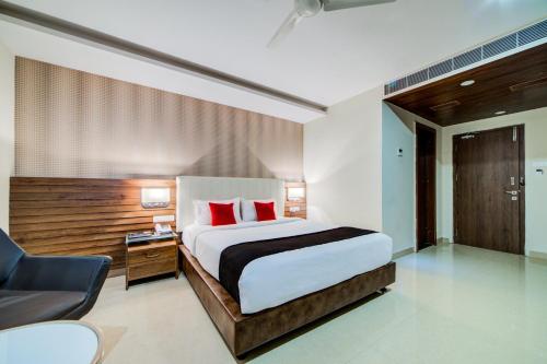 Фотография гостиницы Capital O 23502 Hotel Millennium Grand