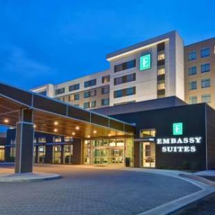 Фотографии гостиницы 
            Embassy Suites By Hilton Plainfield Indianapolis Airport