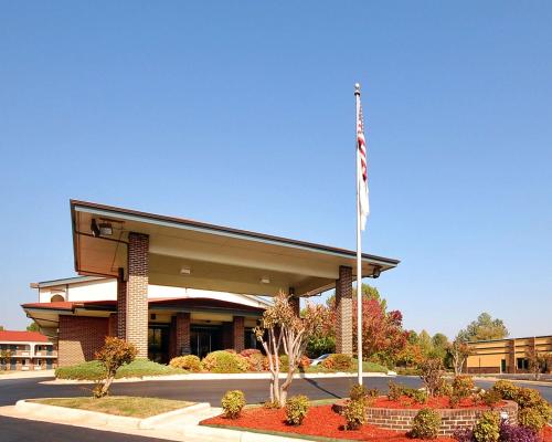 Фотография гостиницы Econo Lodge Inn & Suites